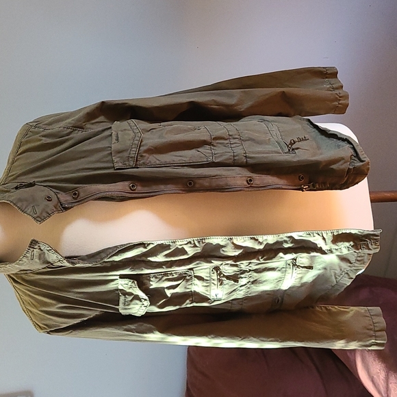 J Crew Classic Twill Chino Jacket in Army Green - Picture 2 of 4